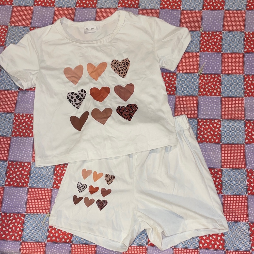 🎉Kids Heart Print Shorts Set - White and Brown. E403